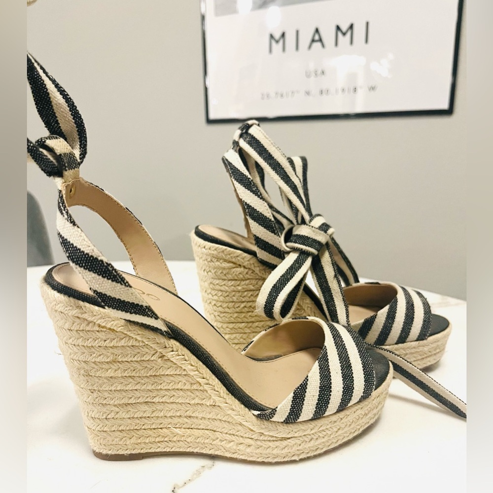 Aldo striped Wedges Size 7.5 Beige Heels